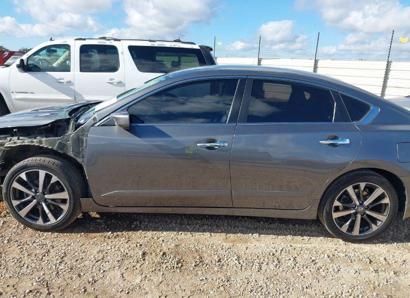 Photo 14 of 2017 Nissan Altima 2.5 SR (VIN 1N4AL3AP8HN359982)