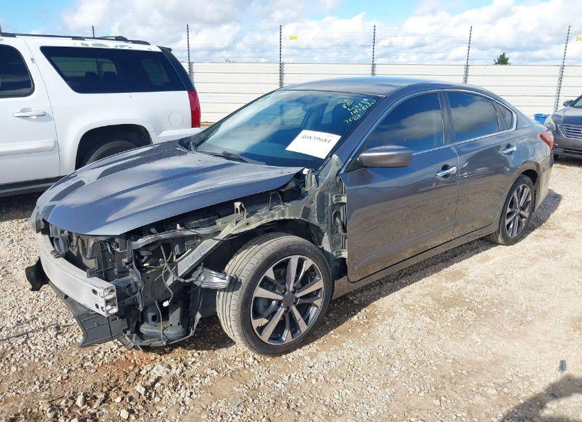 Photo 2 of 2017 Nissan Altima 2.5 SR (VIN 1N4AL3AP8HN359982)