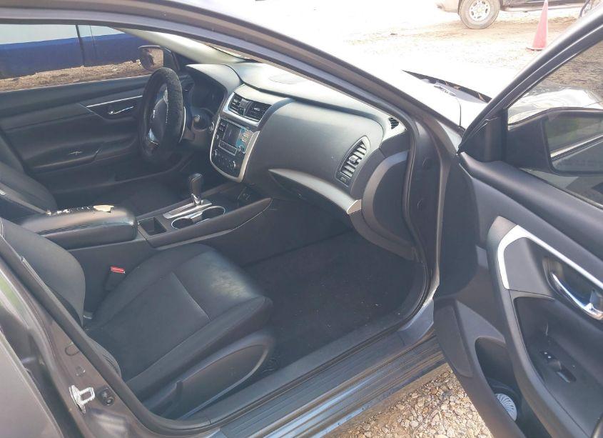 Photo 5 of 2017 Nissan Altima 2.5 SR (VIN 1N4AL3AP8HN359982)