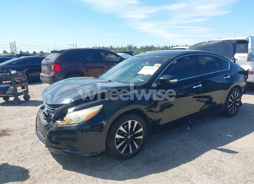 Photo 2 of 2018 Nissan Altima 2.5 SL (VIN 1N4AL3AP8JC109000)