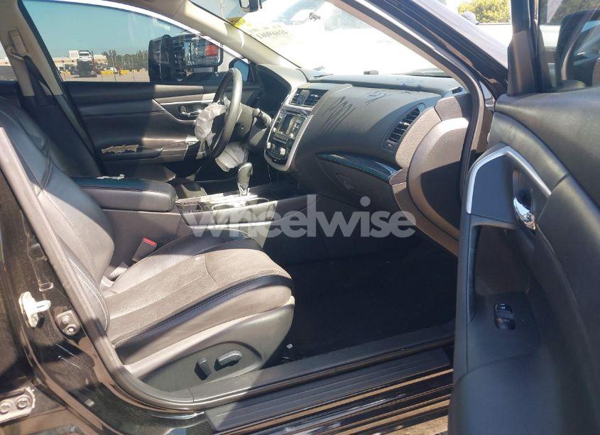 Photo 5 of 2018 Nissan Altima 2.5 SL (VIN 1N4AL3AP8JC109000)