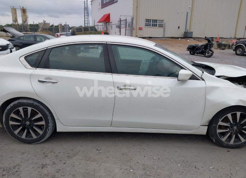 Photo 14 of 2018 Nissan Altima 2.5 SV (VIN 1N4AL3AP8JC119123)