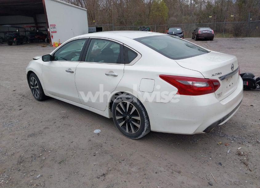 Photo 3 of 2018 Nissan Altima 2.5 SV (VIN 1N4AL3AP8JC119123)