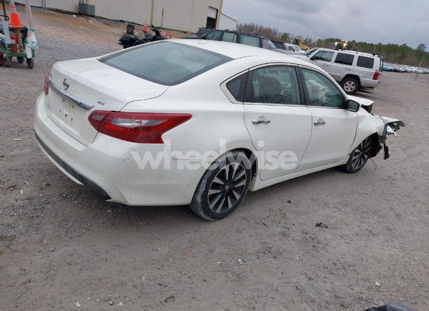 Photo 4 of 2018 Nissan Altima 2.5 SV (VIN 1N4AL3AP8JC119123)