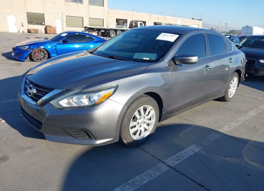 Photo 2 of 2018 Nissan Altima 2.5 S (VIN 1N4AL3AP8JC138707)