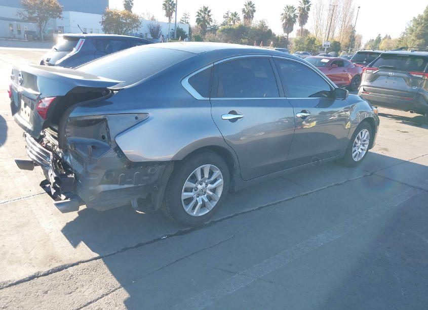 Photo 4 of 2018 Nissan Altima 2.5 S (VIN 1N4AL3AP8JC138707)