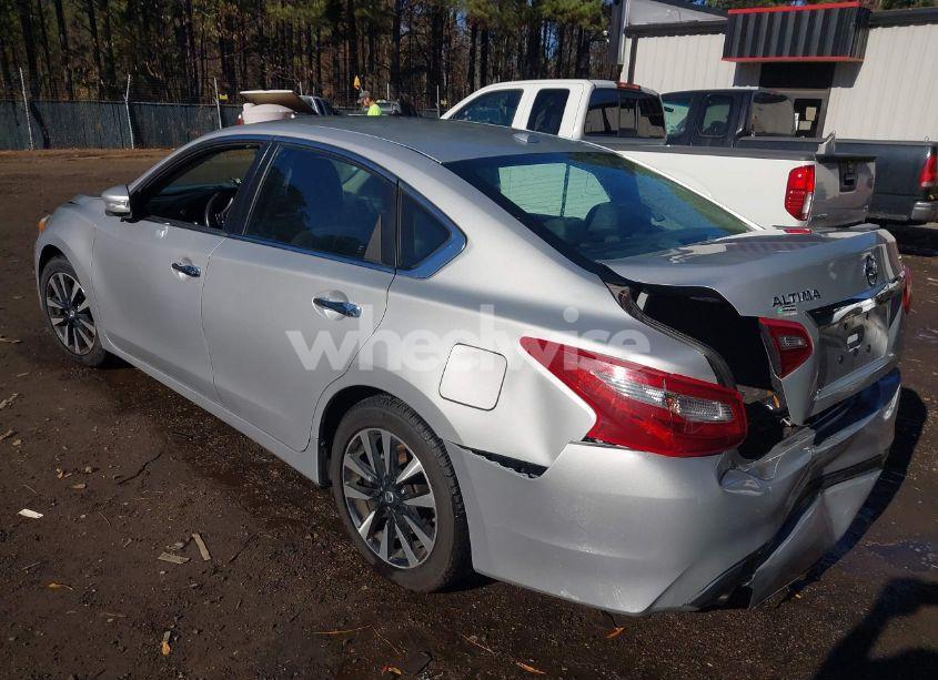 Photo 3 of 2018 Nissan Altima 2.5 SL (VIN 1N4AL3AP8JC154079)