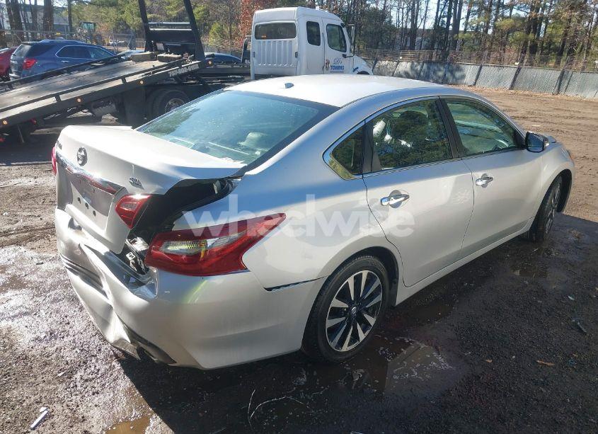 Photo 4 of 2018 Nissan Altima 2.5 SL (VIN 1N4AL3AP8JC154079)
