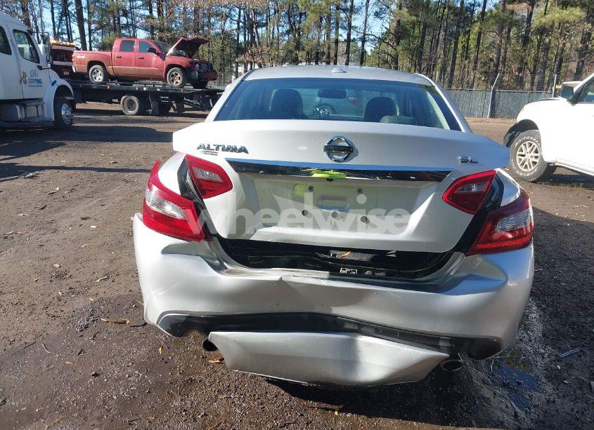 Photo 6 of 2018 Nissan Altima 2.5 SL (VIN 1N4AL3AP8JC154079)