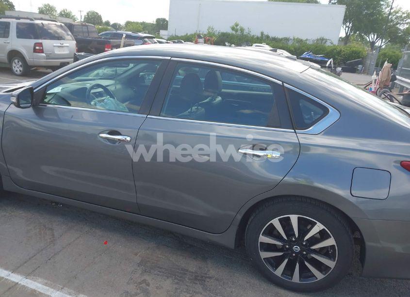 Photo 14 of 2018 Nissan Altima 2.5 SL (VIN 1N4AL3AP8JC154549)