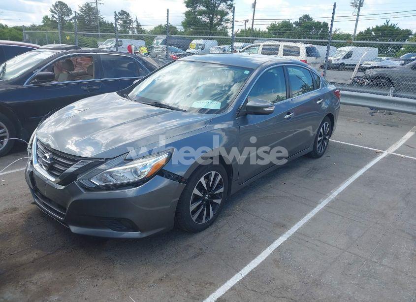 Photo 2 of 2018 Nissan Altima 2.5 SL (VIN 1N4AL3AP8JC154549)