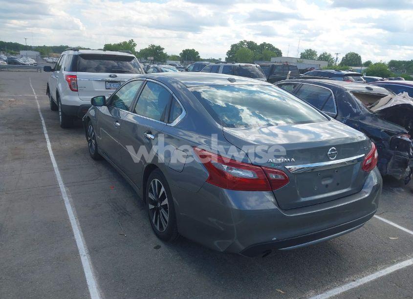 Photo 3 of 2018 Nissan Altima 2.5 SL (VIN 1N4AL3AP8JC154549)