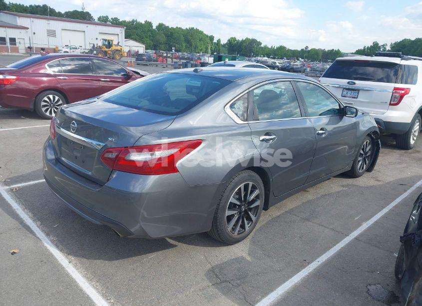 Photo 4 of 2018 Nissan Altima 2.5 SL (VIN 1N4AL3AP8JC154549)