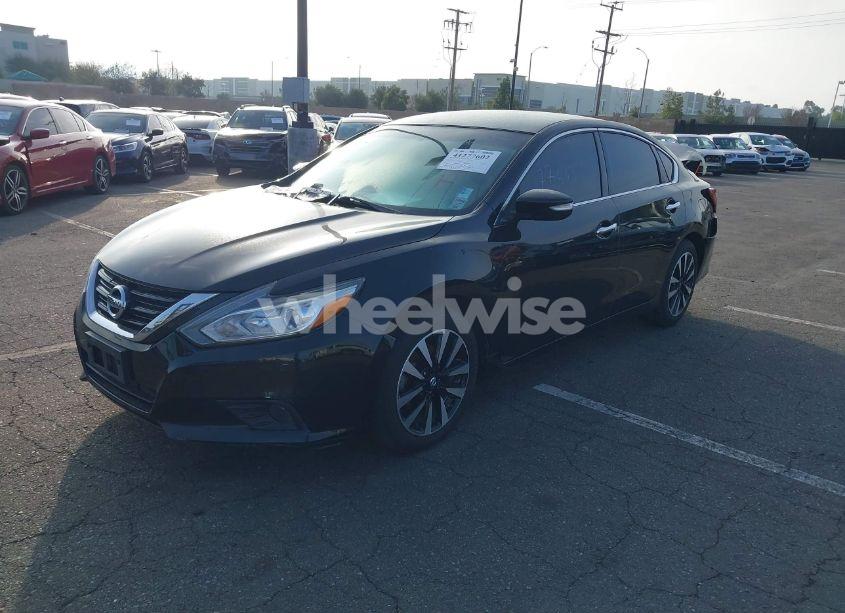Photo 2 of 2018 Nissan Altima 2.5 SL (VIN 1N4AL3AP8JC154938)