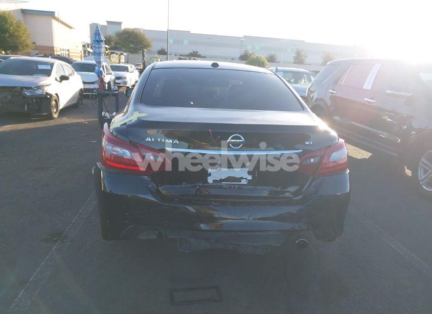 Photo 6 of 2018 Nissan Altima 2.5 SL (VIN 1N4AL3AP8JC154938)