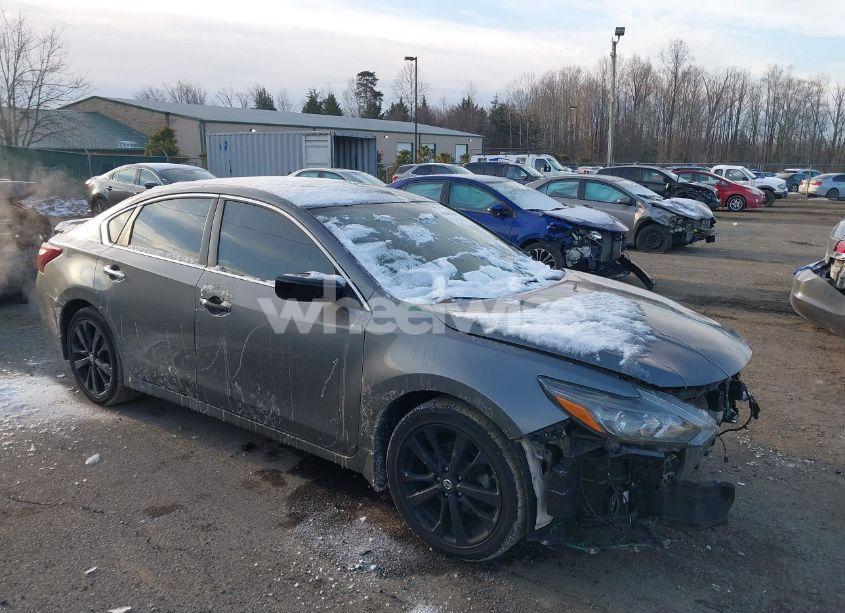 2018 Nissan Altima 2.5 SR (VIN 1N4AL3AP8JC156981) main photo