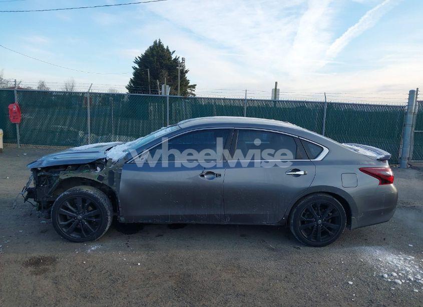 Photo 15 of 2018 Nissan Altima 2.5 SR (VIN 1N4AL3AP8JC156981)