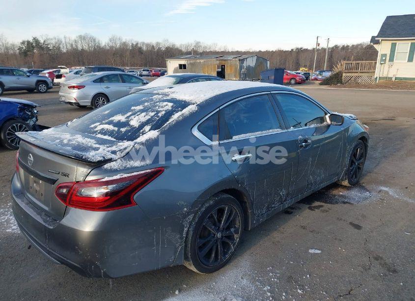 Photo 4 of 2018 Nissan Altima 2.5 SR (VIN 1N4AL3AP8JC156981)