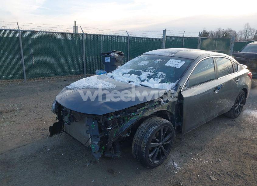 Photo 6 of 2018 Nissan Altima 2.5 SR (VIN 1N4AL3AP8JC156981)