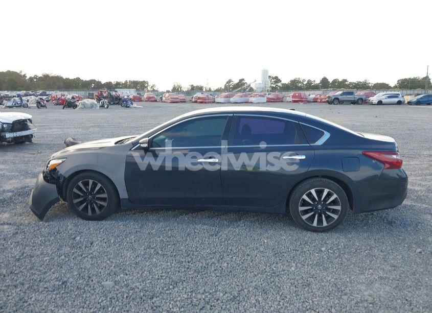 Photo 14 of 2018 Nissan Altima 2.5 SL (VIN 1N4AL3AP8JC162828)
