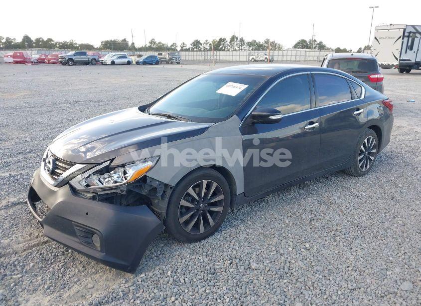 Photo 2 of 2018 Nissan Altima 2.5 SL (VIN 1N4AL3AP8JC162828)