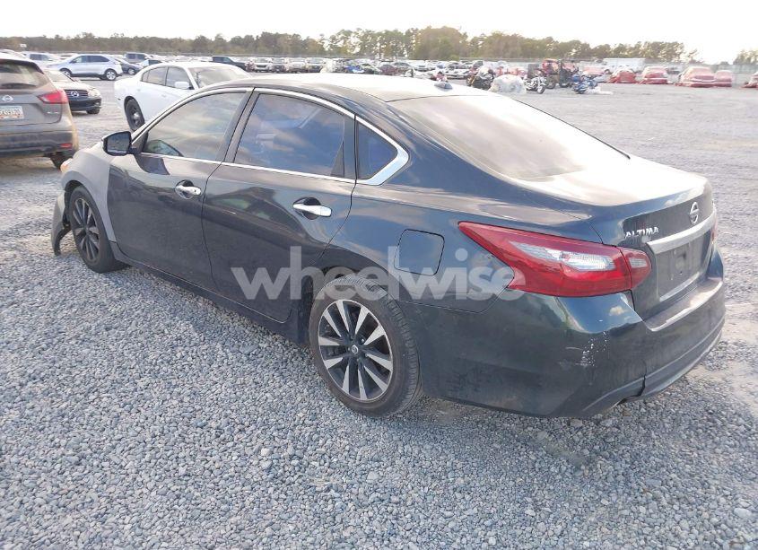 Photo 3 of 2018 Nissan Altima 2.5 SL (VIN 1N4AL3AP8JC162828)