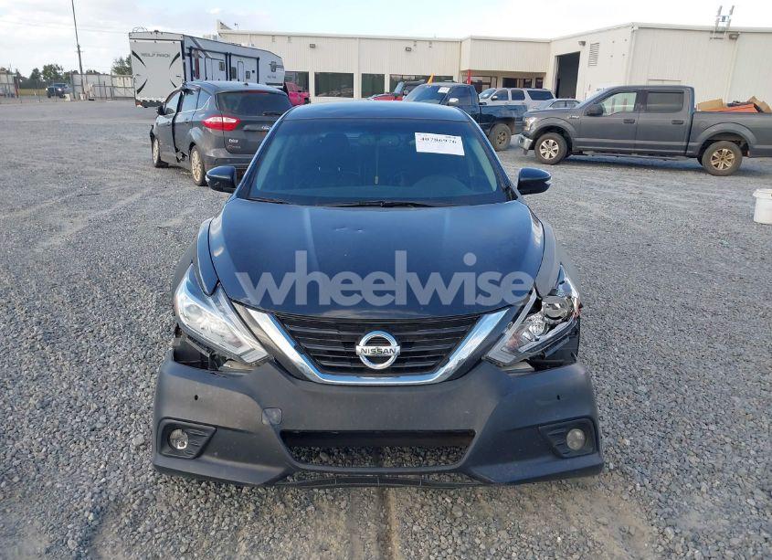 Photo 6 of 2018 Nissan Altima 2.5 SL (VIN 1N4AL3AP8JC162828)