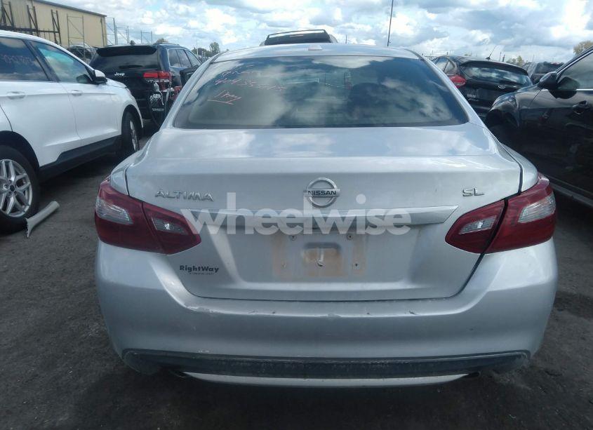 Photo 16 of 2018 Nissan Altima 2.5 SL (VIN 1N4AL3AP8JC165874)