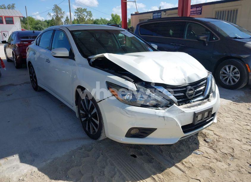 2018 Nissan Altima 2.5 SL (VIN 1N4AL3AP8JC176809) main photo