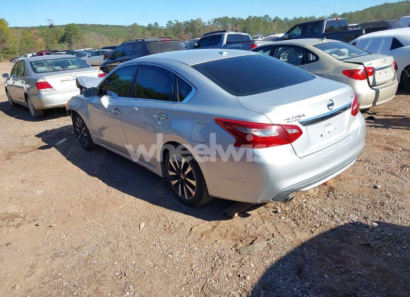 Photo 3 of 2018 Nissan Altima 2.5 SV (VIN 1N4AL3AP8JC179368)