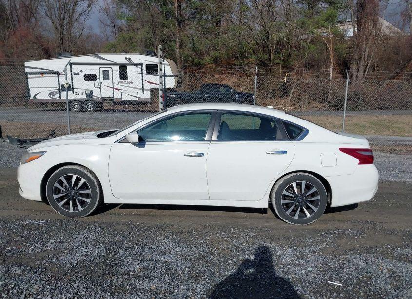 Photo 14 of 2018 Nissan Altima 2.5 SV (VIN 1N4AL3AP8JC180570)