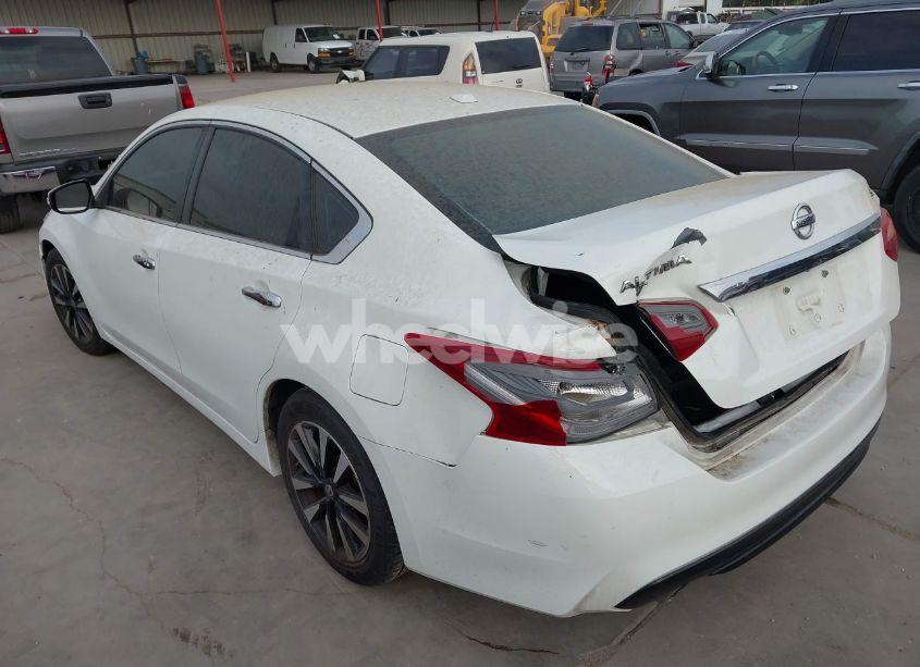 Photo 3 of 2018 Nissan Altima 2.5 SL (VIN 1N4AL3AP8JC180648)