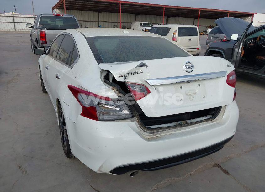 Photo 6 of 2018 Nissan Altima 2.5 SL (VIN 1N4AL3AP8JC180648)