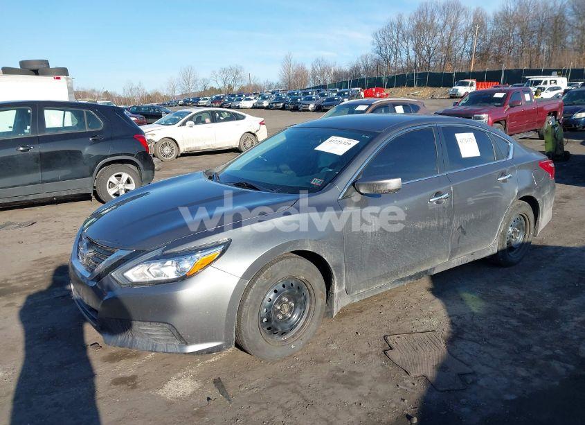 Photo 2 of 2018 Nissan Altima 2.5 S (VIN 1N4AL3AP8JC182321)