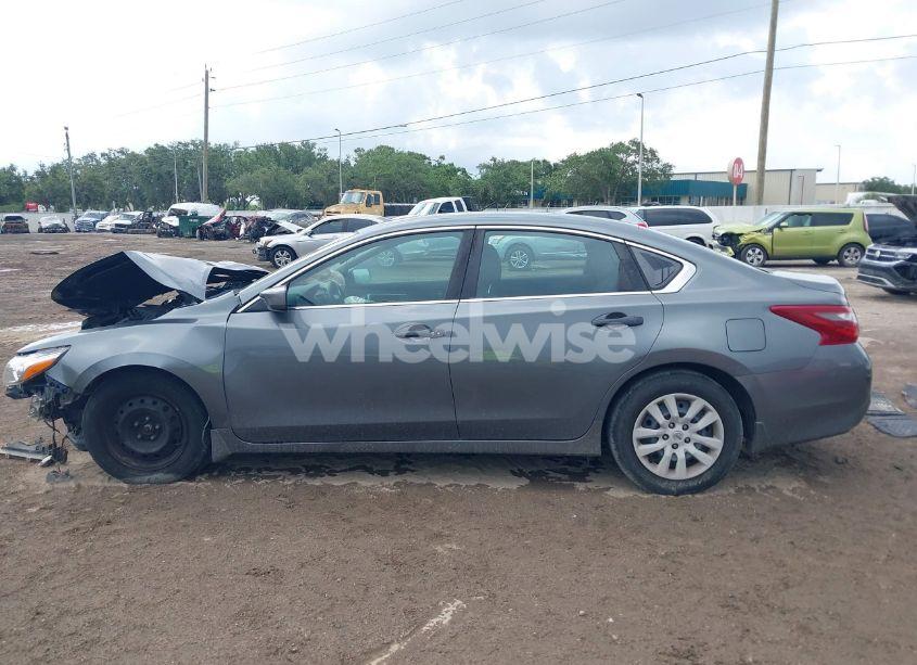 Photo 14 of 2018 Nissan Altima 2.5 S (VIN 1N4AL3AP8JC187681)