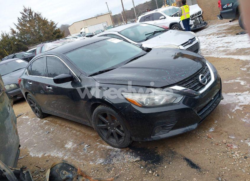 Photo 13 of 2018 Nissan Altima 2.5 SR (VIN 1N4AL3AP8JC187910)