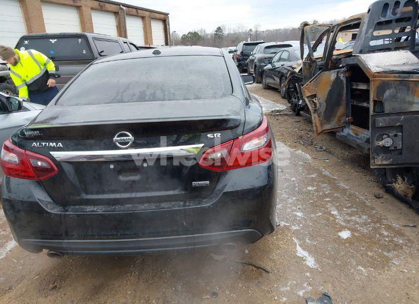 Photo 16 of 2018 Nissan Altima 2.5 SR (VIN 1N4AL3AP8JC187910)