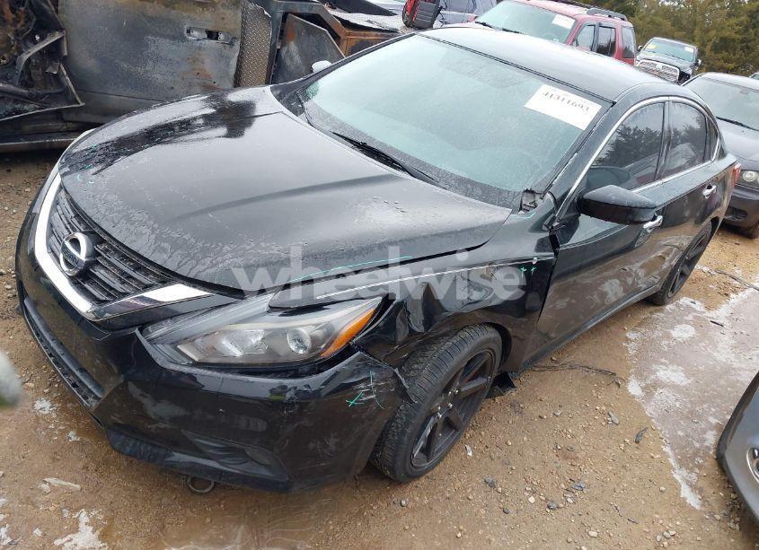 Photo 2 of 2018 Nissan Altima 2.5 SR (VIN 1N4AL3AP8JC187910)