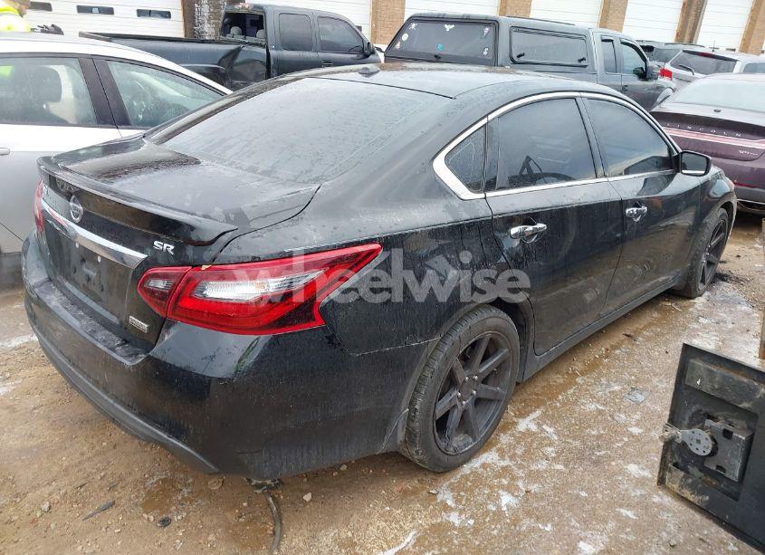 Photo 4 of 2018 Nissan Altima 2.5 SR (VIN 1N4AL3AP8JC187910)