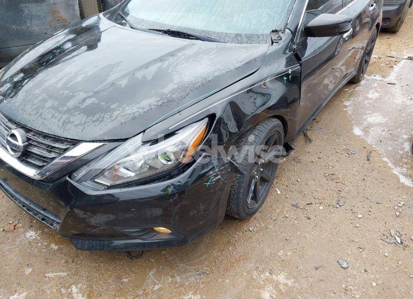 Photo 6 of 2018 Nissan Altima 2.5 SR (VIN 1N4AL3AP8JC187910)