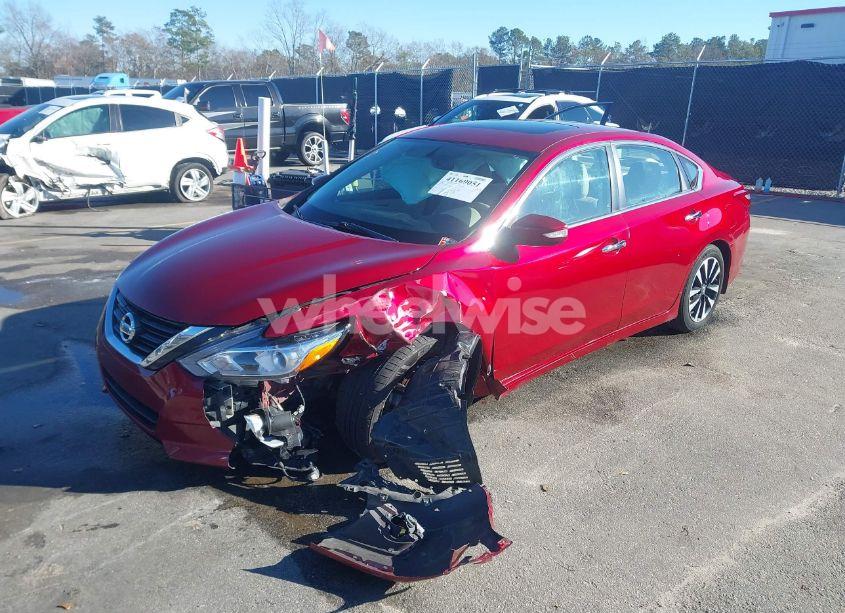 Photo 2 of 2018 Nissan Altima 2.5 SV (VIN 1N4AL3AP8JC189169)