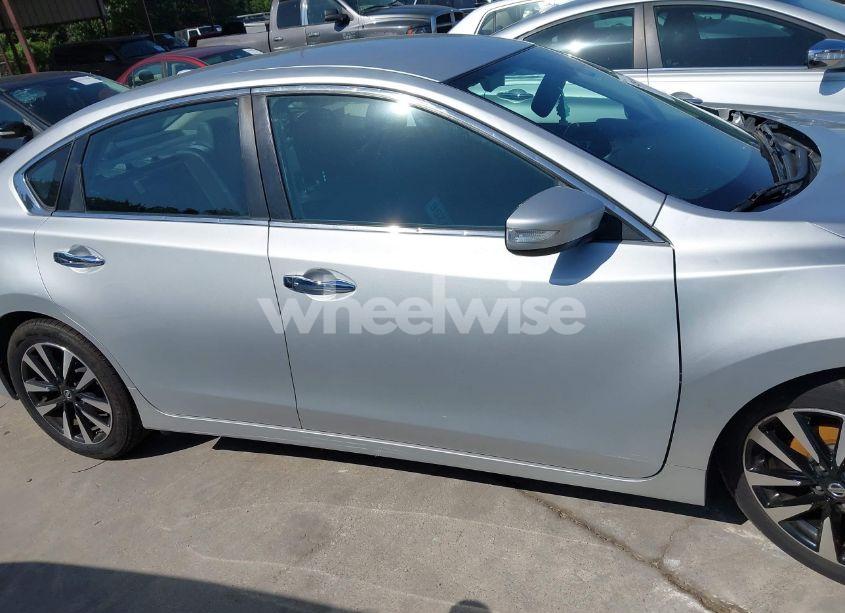 Photo 13 of 2018 Nissan Altima 2.5 SL (VIN 1N4AL3AP8JC194887)