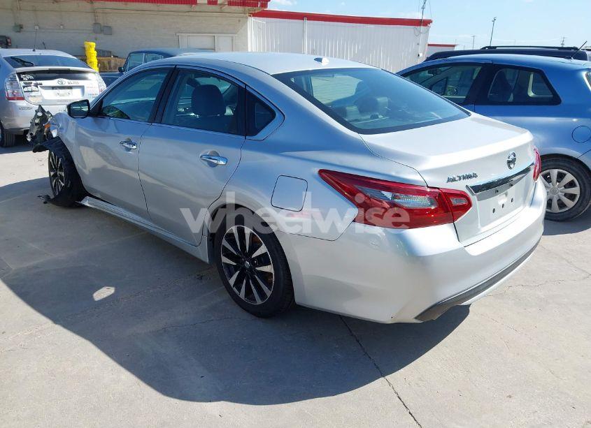 Photo 3 of 2018 Nissan Altima 2.5 SL (VIN 1N4AL3AP8JC194887)