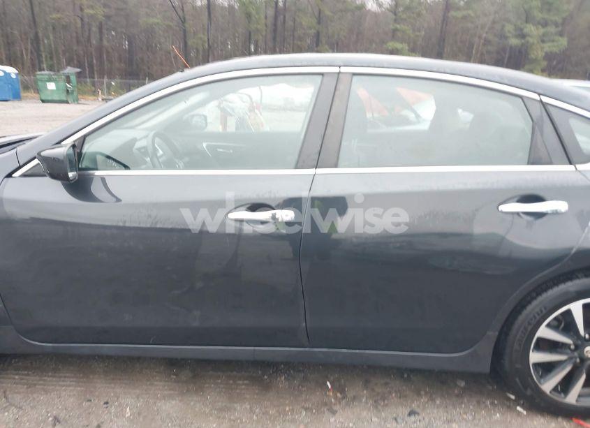 Photo 15 of 2018 Nissan Altima 2.5 SV (VIN 1N4AL3AP8JC200882)