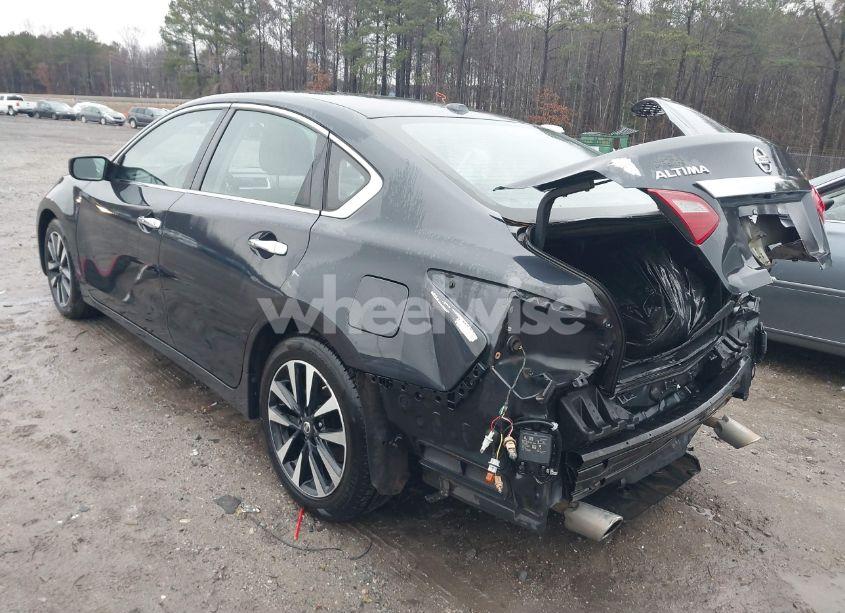 Photo 3 of 2018 Nissan Altima 2.5 SV (VIN 1N4AL3AP8JC200882)