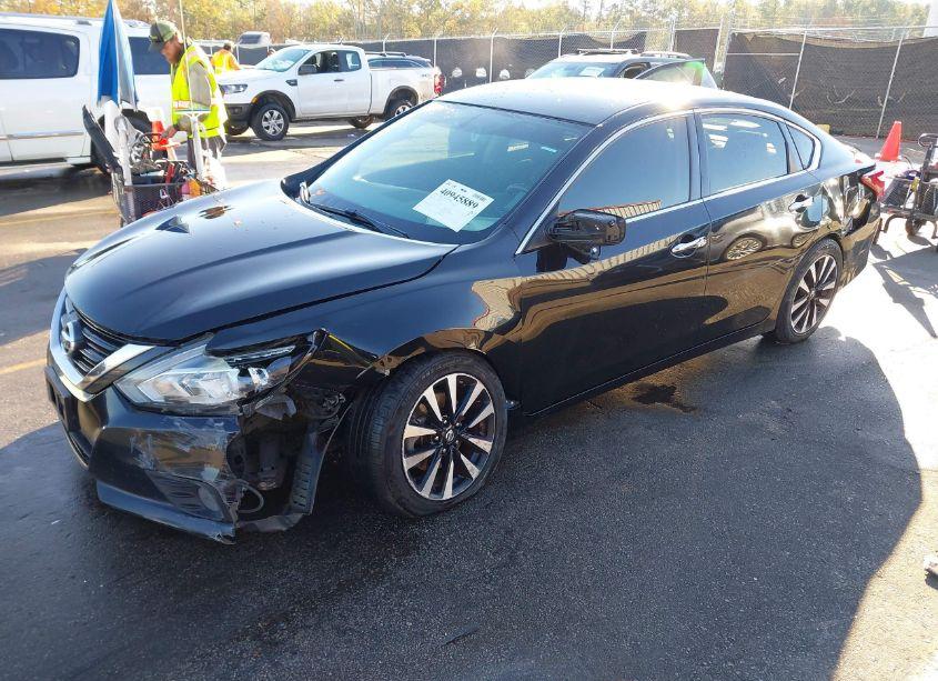 Photo 2 of 2018 Nissan Altima 2.5 SV (VIN 1N4AL3AP8JC204527)