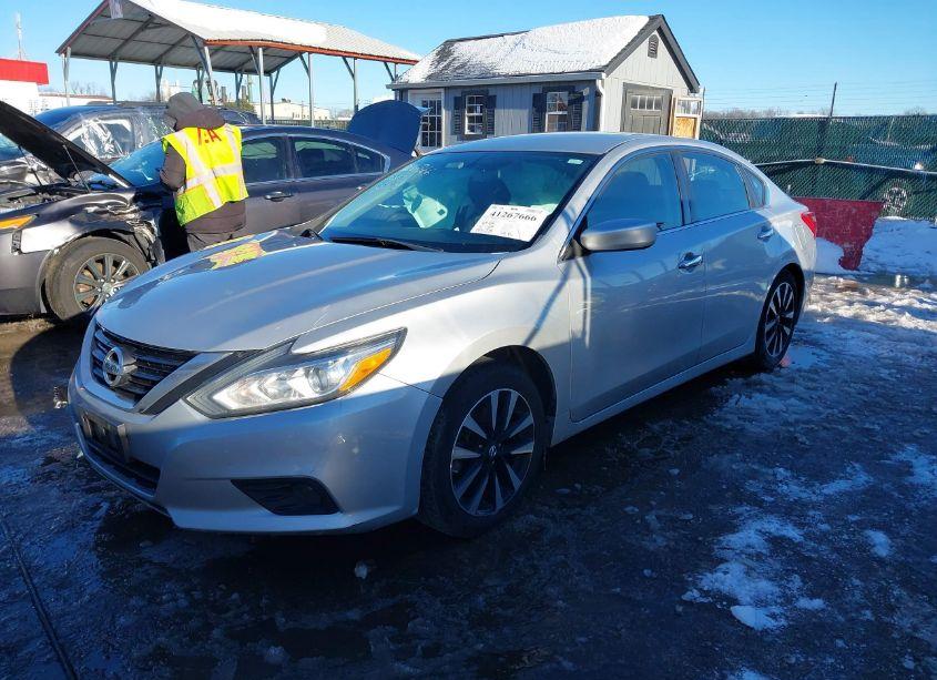 Photo 2 of 2018 Nissan Altima 2.5 SV (VIN 1N4AL3AP8JC207184)