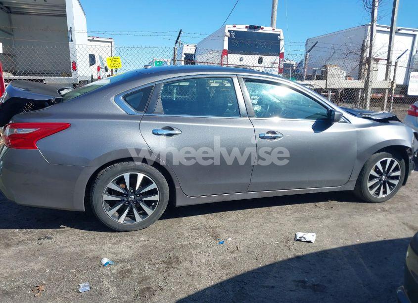 Photo 13 of 2018 Nissan Altima 2.5 SV (VIN 1N4AL3AP8JC212143)