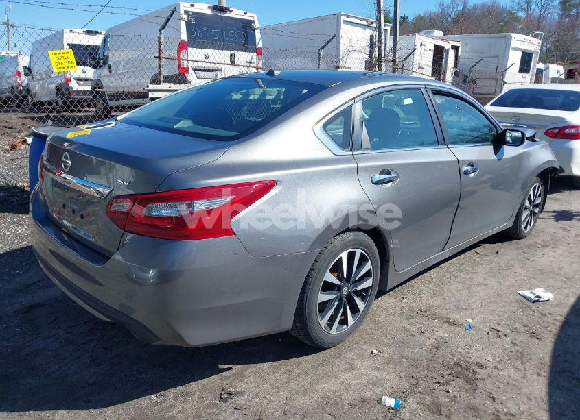 Photo 4 of 2018 Nissan Altima 2.5 SV (VIN 1N4AL3AP8JC212143)