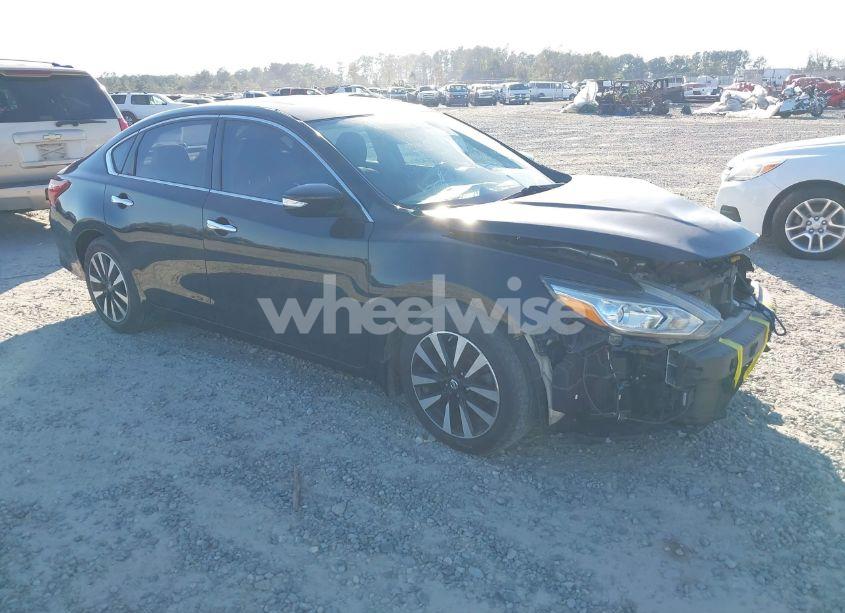 2018 Nissan Altima 2.5 SV (VIN 1N4AL3AP8JC225474) main photo